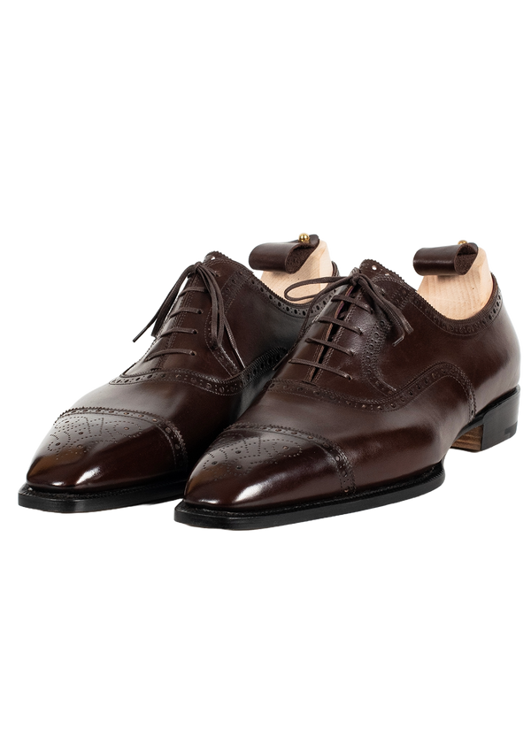 Brogued Captoe Oxfords with Medallion