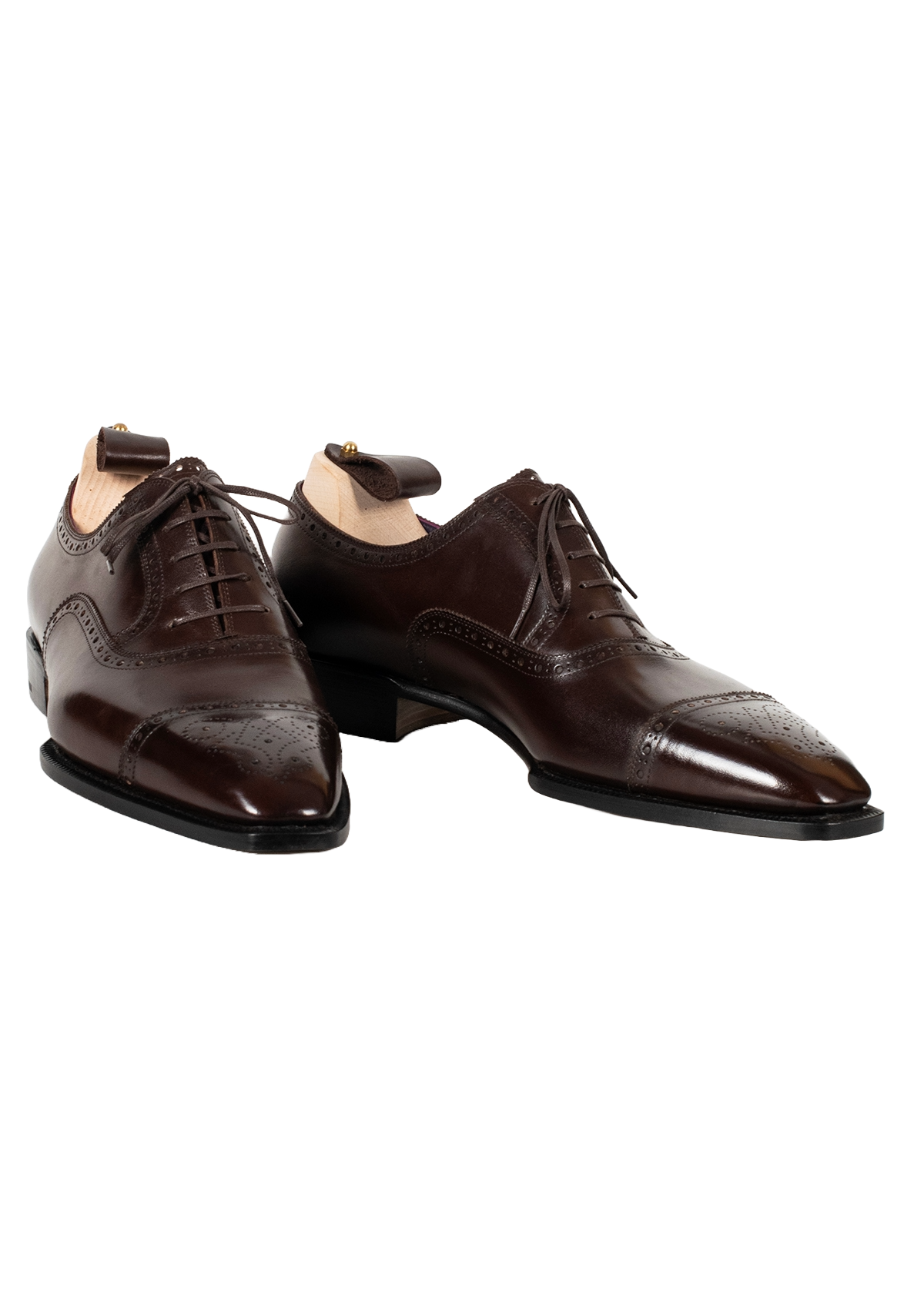 Brogued Captoe Oxfords with Medallion