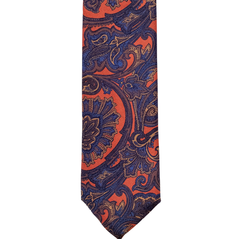 Three-fold silk tie with paisley pattern