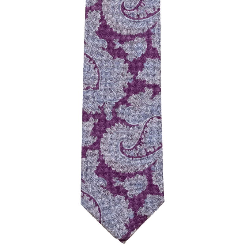 Three-fold silk tie with paisley pattern