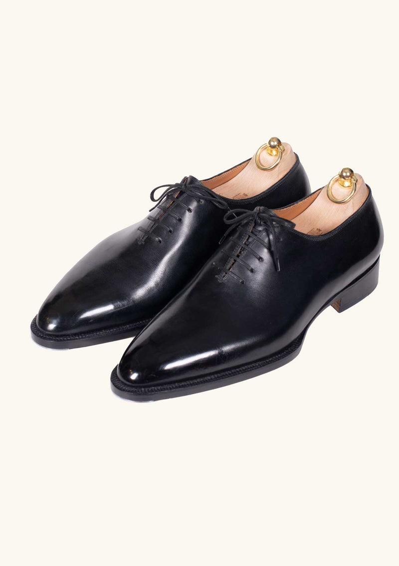 Seamless Black Oxfords