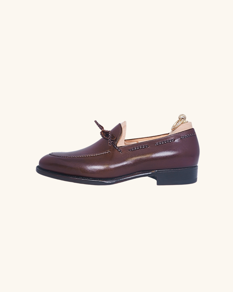 burgundy dress loafers Thursday Boot Company Men's Leather Penny Loafer Size 10 with a regular fit in the instep and toe area. Men's Burgundy Leather Penny Loafers