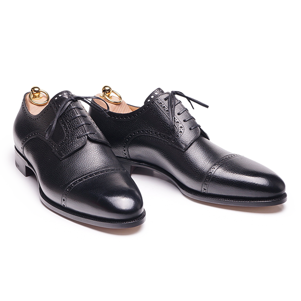 Black Five eyelet cap toe derby in Scotch grain leather | Stefano Black Five eyelet cap toe derby in Scotch grain leather | Stefano